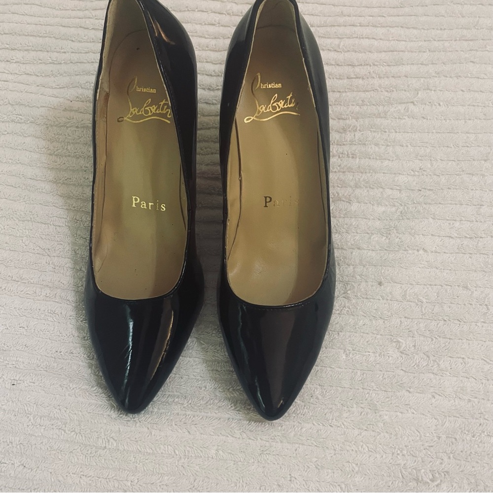 Black Patent Pointed-Toe Pumps